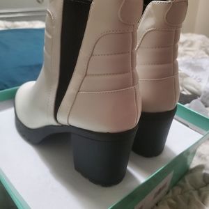 Mia boots. Size 9.5